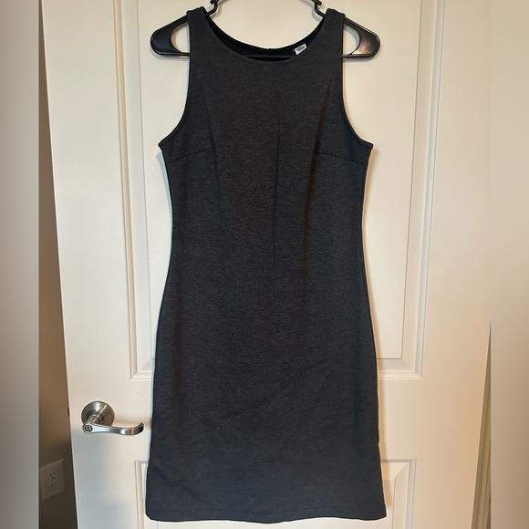 Sleeveless Ponte Knit Sheath Dresses - Picture 2 of 7